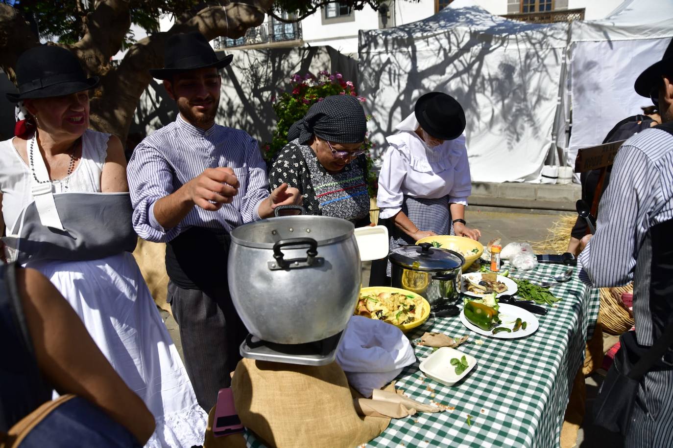 La plaza San Juan acoge el Día de Canarias