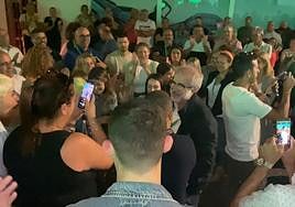 Un momento de la celebración de Forum Drago-NC. En el centro, con gafas, José López Fabelo.