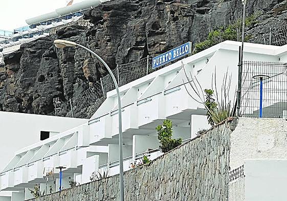 Imagen de la fachada del polémico recinto Porto Bello, en Puerto Rico, usado por la fundación para acoger a menas.