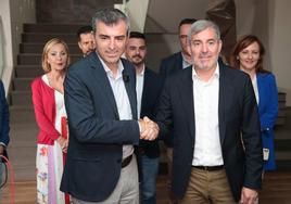 Los líderes de PP, Manuel Domínguez (i), y CC, Fernando Clavijo.