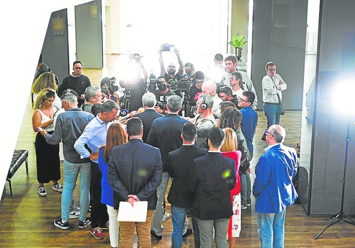 En busca de los mejores perfiles porque «no son puestitos»