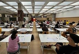 Los estudiantes realizan este miércoles la primera prueba de la selectividad 2023 en la ULPGC.