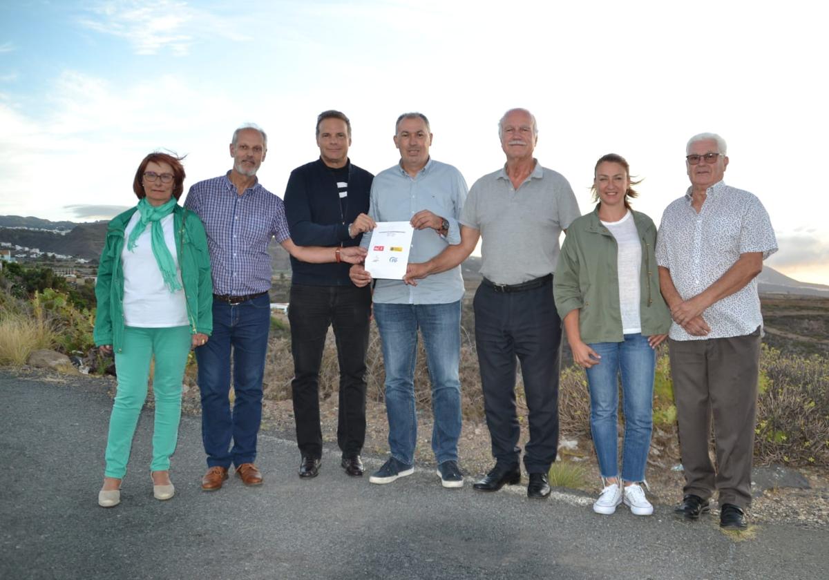 Macu Martín, Javier Perdomo, Marcos Marrero, Alexis Henríquez, Manuel Báez, Raquel Martel y Juan Ramón Cruz.
