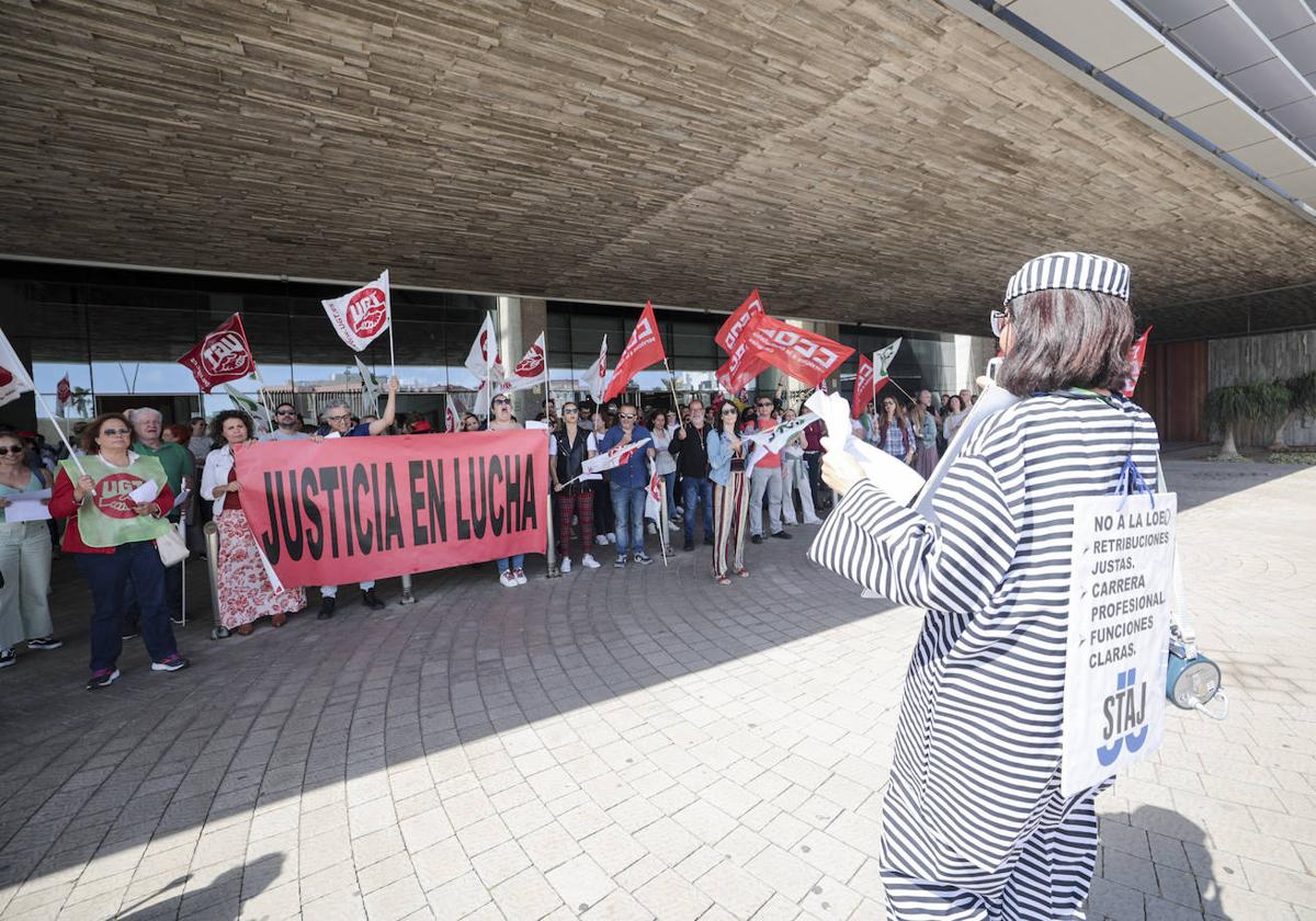 La mayoría de funcionarios de Justicia en Canarias apoya mantener la huelga