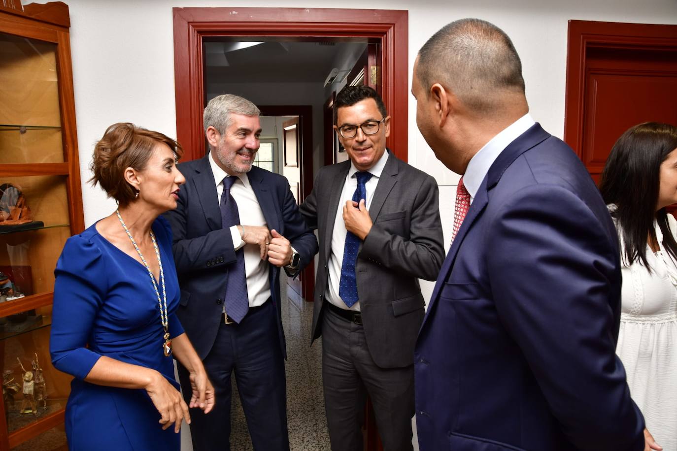 Más políticos que santos en la procesión de San Antonio el Chico en Mogán