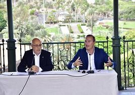 Antonio Morales y Augusto Hidaldo durante su intervención en la presentación del pacto.