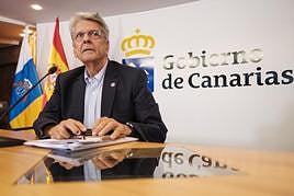 Imagen de archivo de Julio Pérez, en la rueda de prensa tras el Consejo de Gobierno de Canarias.