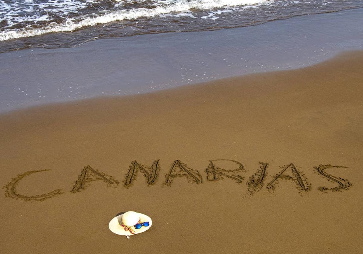 Descargue el Especial Vacaciones en Canarias en formato pdf