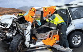 Seis heridos en una colisión entre una guagua y un todoterreno en Agaete