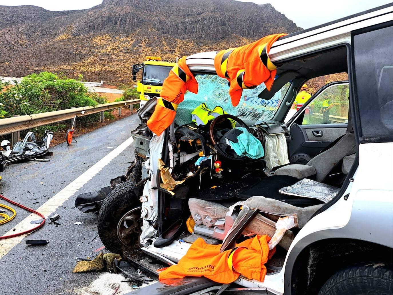 Imágenes del choque entre una guagua y un todoterreno en Agaete
