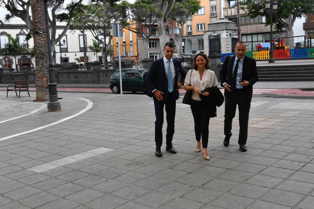 La comunidad de directivos canarios abordan los restos del futuro