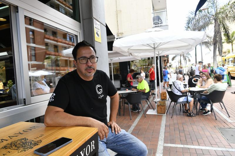 El propietario del bar Don Jamón, Óscar Alejandro.
