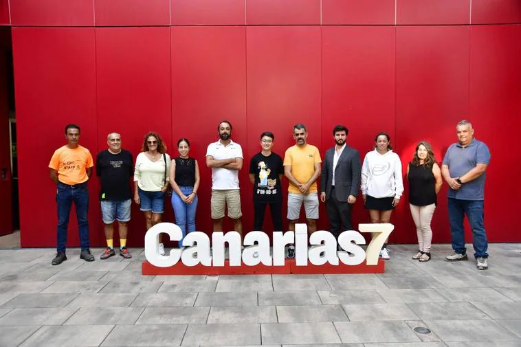 Imagen de los voluntarios de la CANARIAS7 Carrera de las Empresas.