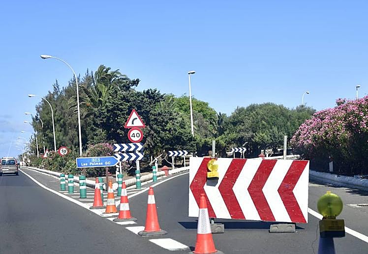 Ramal de salida de la GC-10 hacia la GC-1 en sentido sur-norte, también cortado.