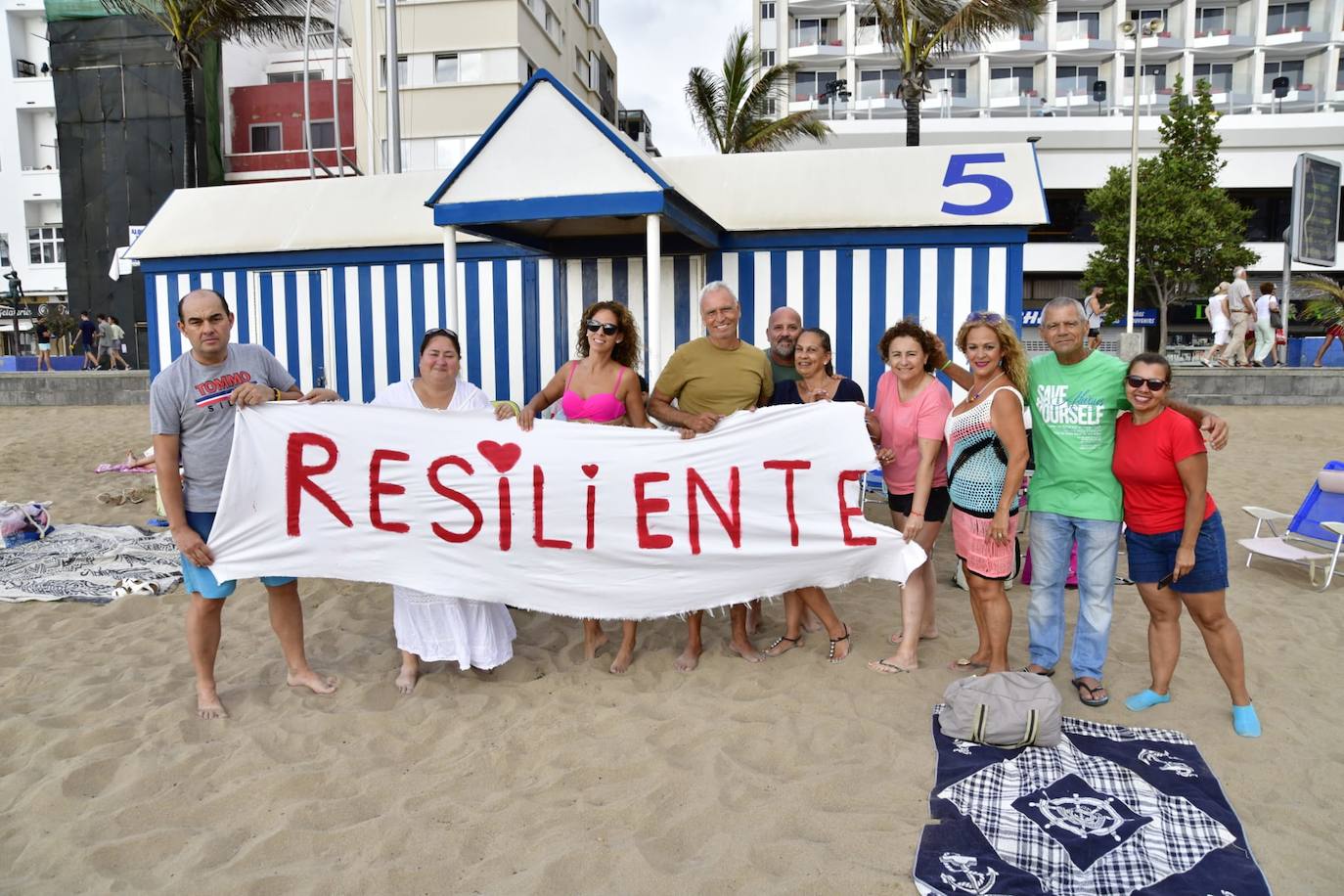 Las Canteras, preparada para los fuegos de San Juan