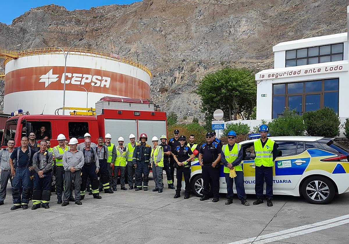 Cepsa realiza un simulacro en su planta de almacenamiento de La Jurada, con amplio despliegue externo
