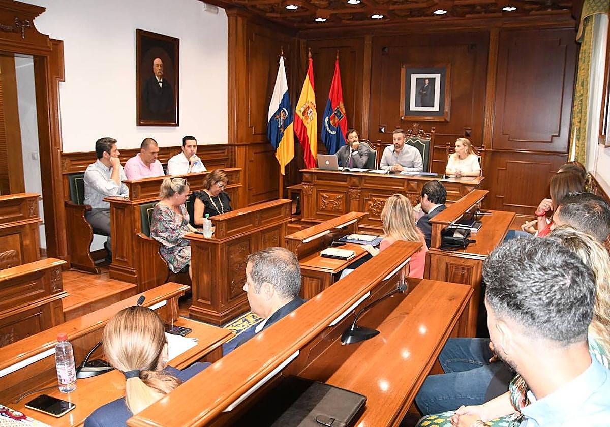 Foto de una sesión plenaria del nuevo Ayuntamiento.
