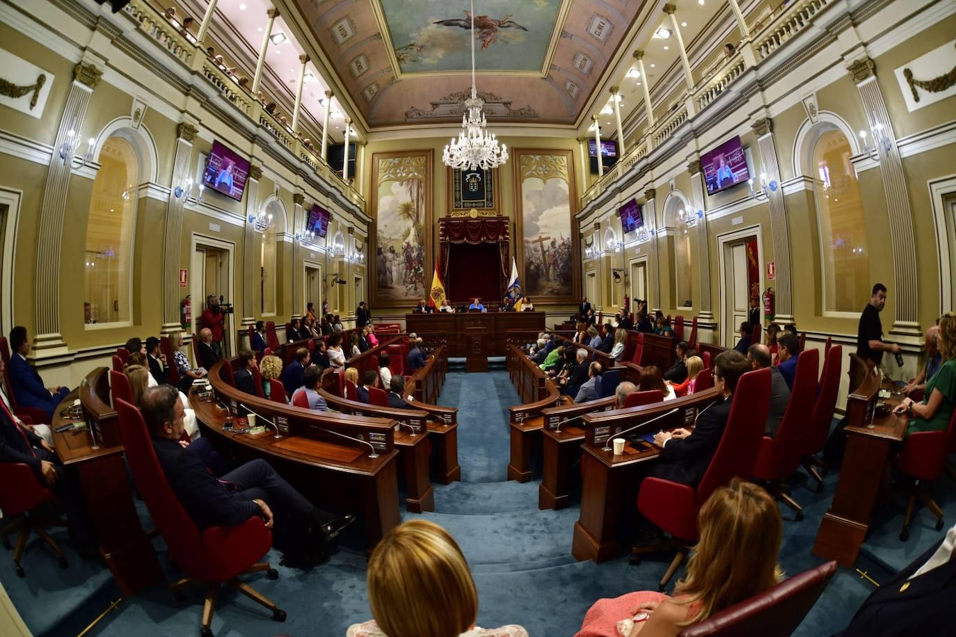 El inicio de la XI legislatura del Parlamento de Canarias, en imágenes