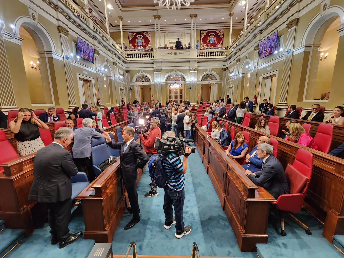 El inicio de la XI legislatura del Parlamento de Canarias, en imágenes