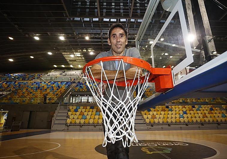 Willy Villar, director deportivo del Dreamland Gran Canaria, durante la entrevista en el Arena.