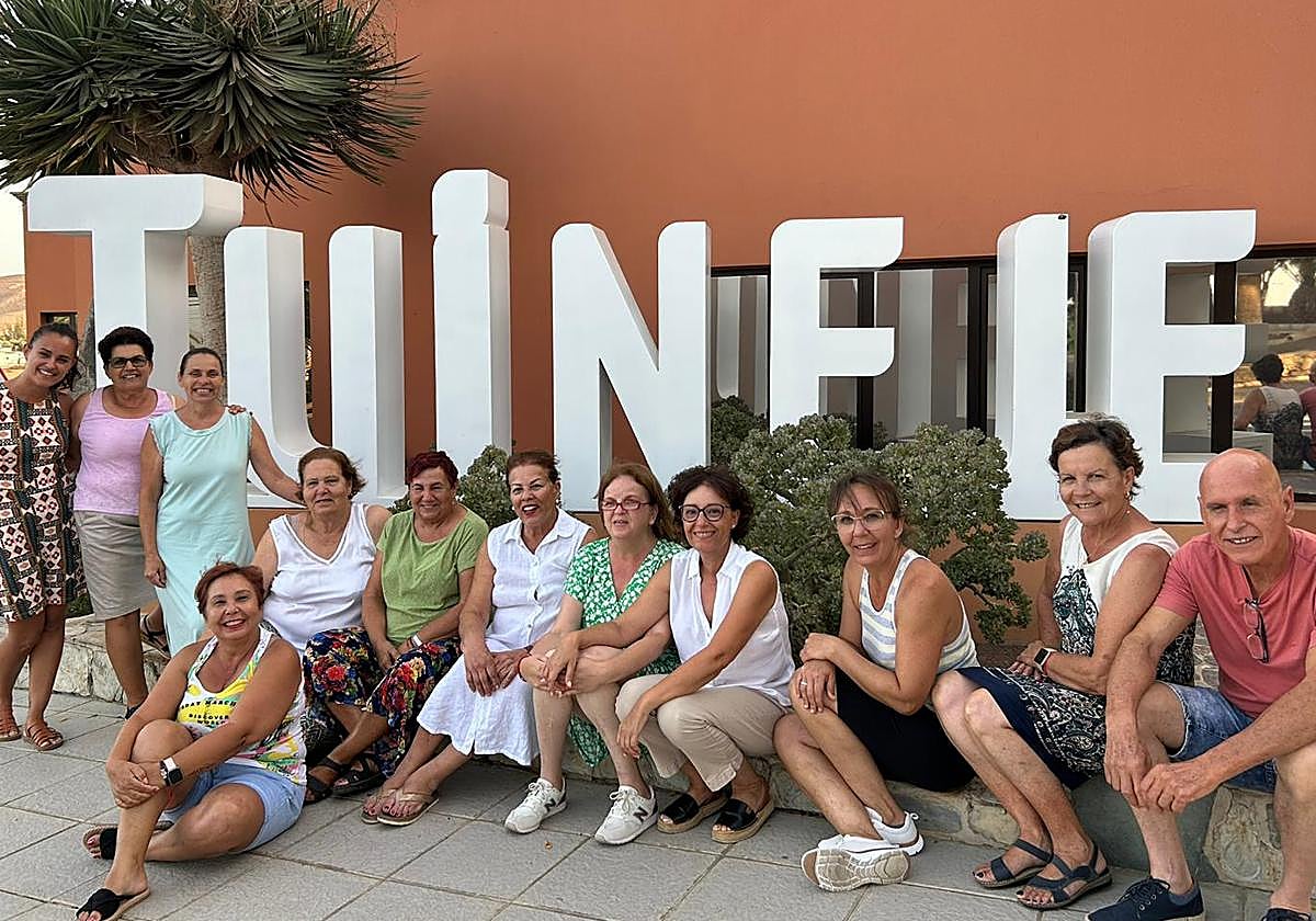 Algunos miembros de Más ruines que Caín, entre ellos Juan José Cabrera, su presidente, a la derecha de la imagen.