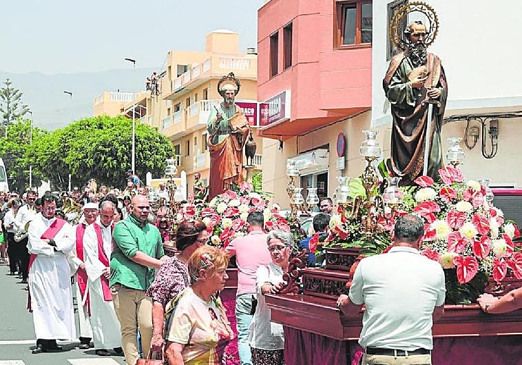 Distintos momentos del día festivo que se vivió ayer en Ingenio.