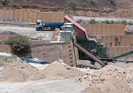 Imagen de archivo de una planta de reciclaje y vertedero en Jinámar.
