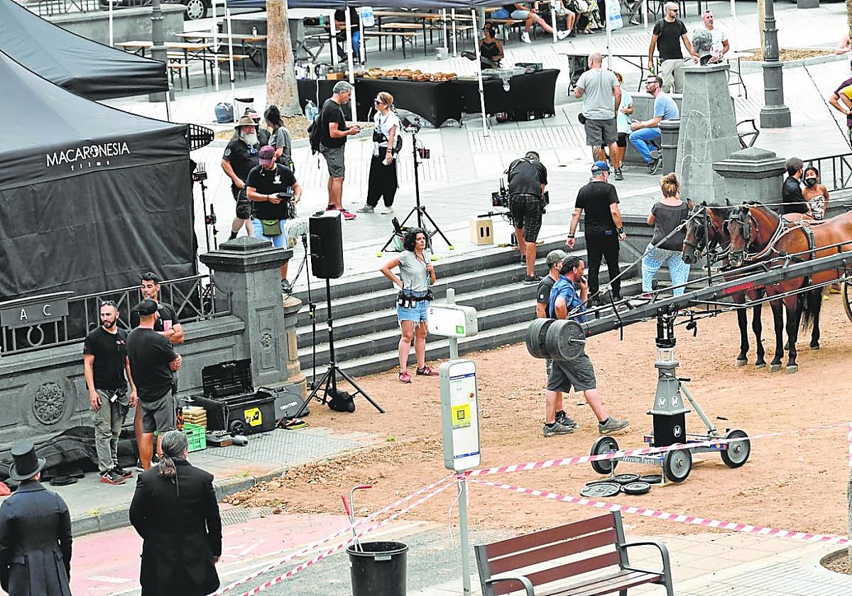 Imagen de un rodaje en la plaza de Cairasco de Las Palmas de Gran Canaria.