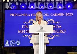 Medina repasó su relación con la fiestas y el barrio delante de la parroquia del Carmen, en la calle Benartemi.