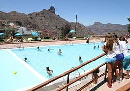 Imagen de archivo de la pisicina municipal de Tejeda, en el casco urbano del municipio.