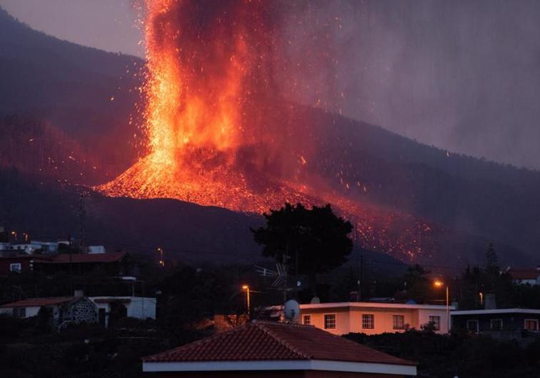 Hay 30 volcanes en erupción en el mundo, un número «pequeño» según los vulcanólogos