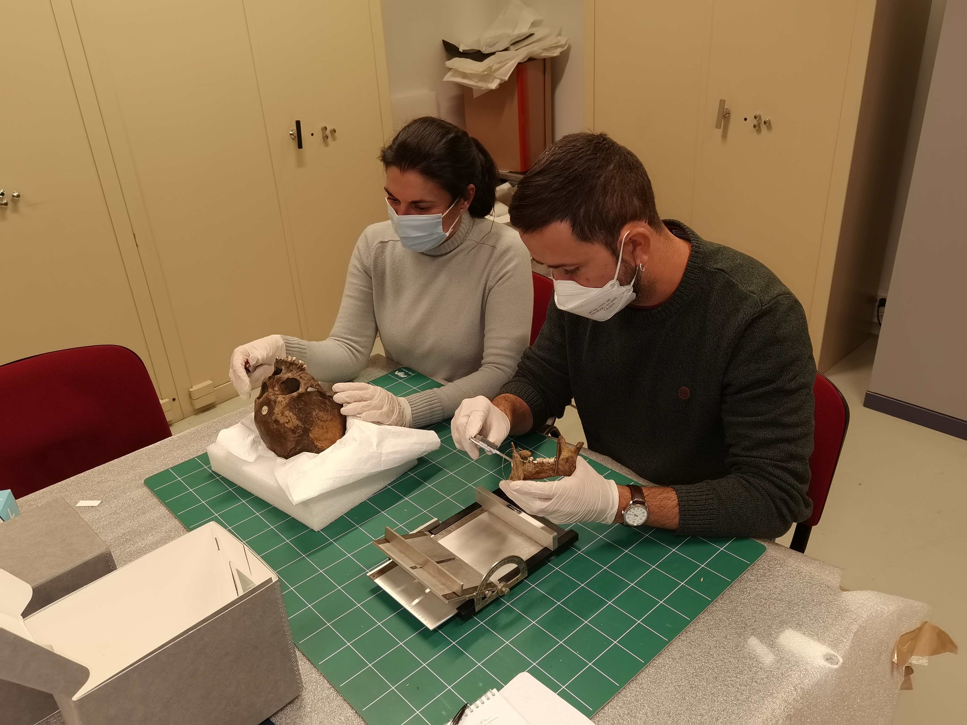 Un hito arqueológico canario pasa por París con el estudio del ADN de 600 aborígenes