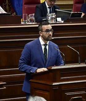 Imagen secundaria 2 - Un insularista, un trabajador, un hombre de pueblo y un camaleón