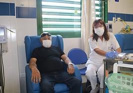 Paciente en el nuevo sillón.