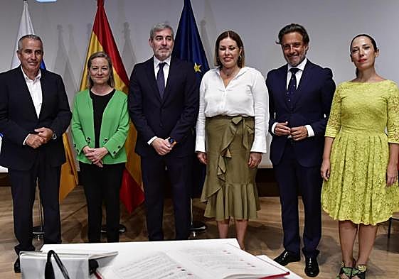 Toma de posesión de Fernando Clavijo como presidente del Gobierno de Canarias.