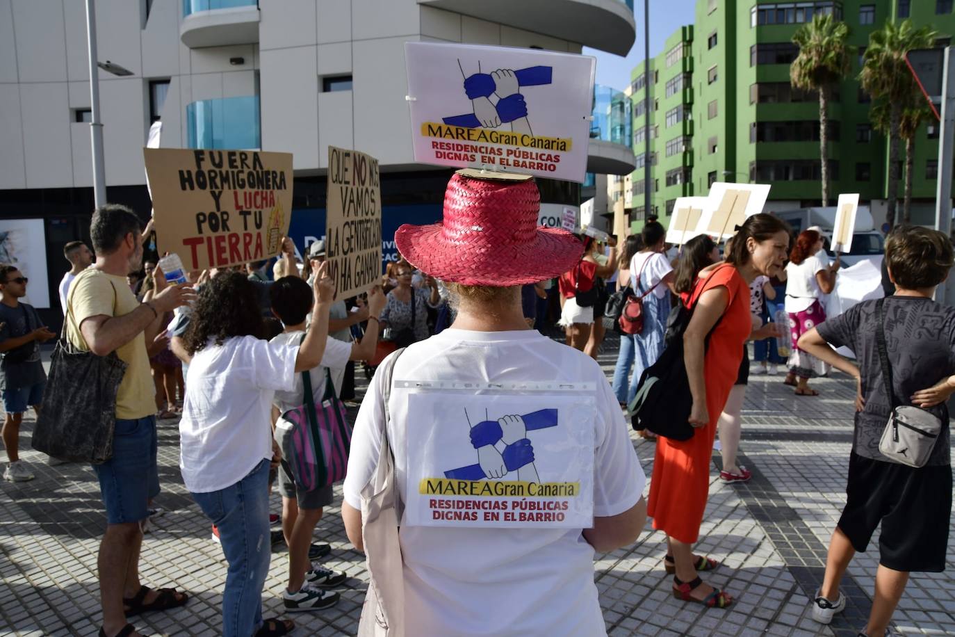 Pancartas, altavoces y mucho ruido en la manifestación de apoyo a Guanarteme