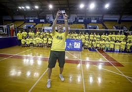 Foto de grupo del campus, este miércoles, en la pista del CID.