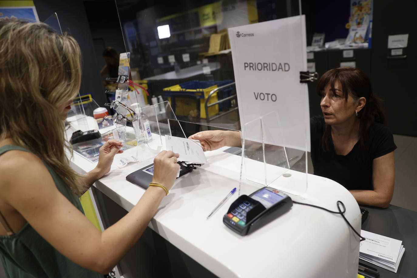 Correos admits 79,745 votes from Canarian citizens