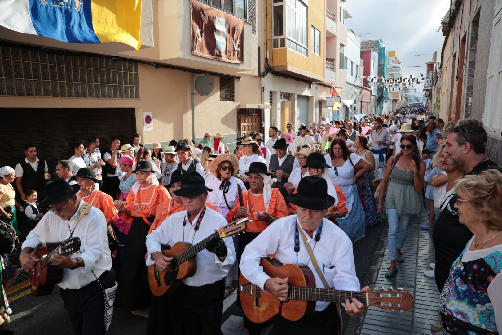 La romería marinera de La Isleta, en imágenes