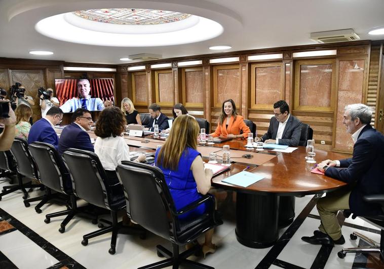 Canarias «no puede esperar» por el nuevo Gobierno y pide el traspaso de 754 millones