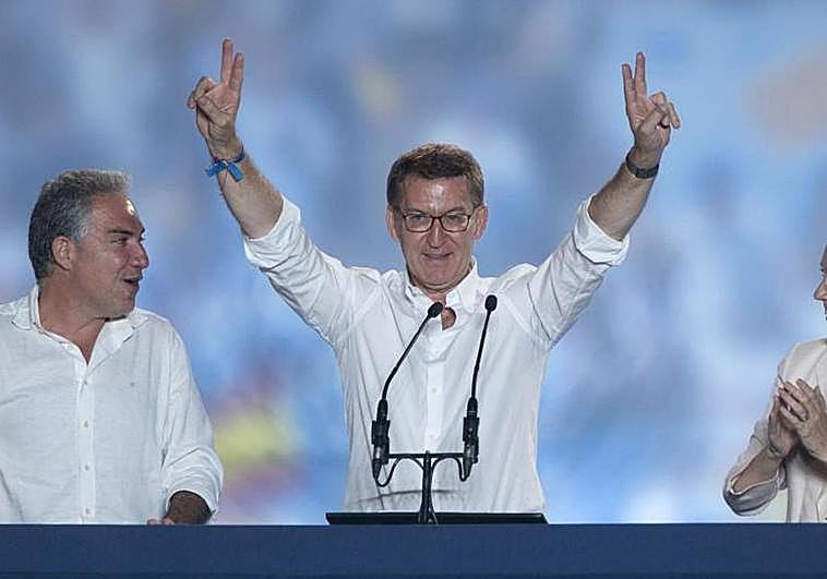 El candidato a la presidencia de España por el PP, Alberto Nuñez Feijóo tras conocer los resultados de la jornada electoral de los comicios generales en la sede del PP.