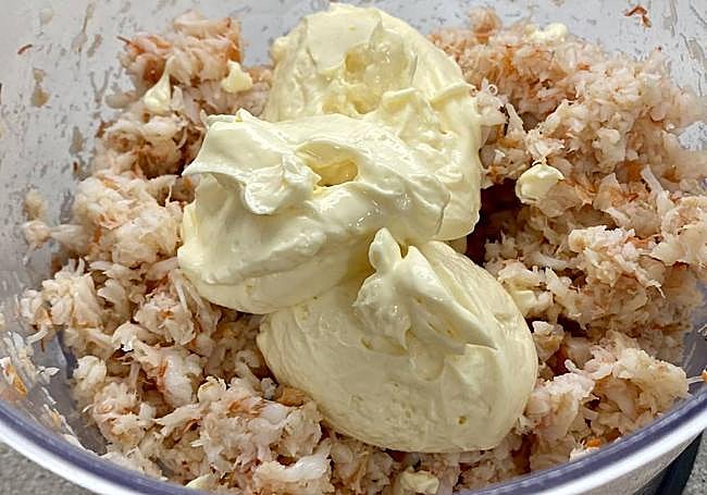 Añadimos la mayonesa