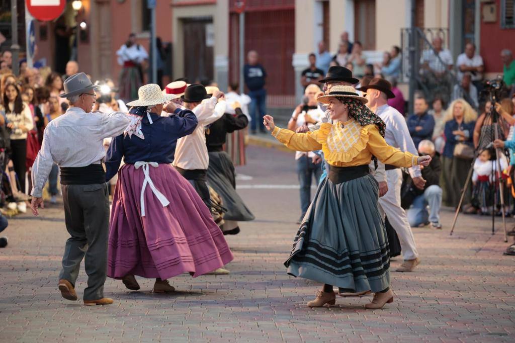 Pasacalles del Festival de Folklore de Ingenio