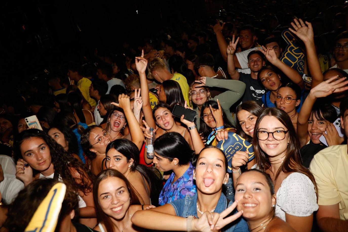 Quevedo pone la música y el público, la pasión