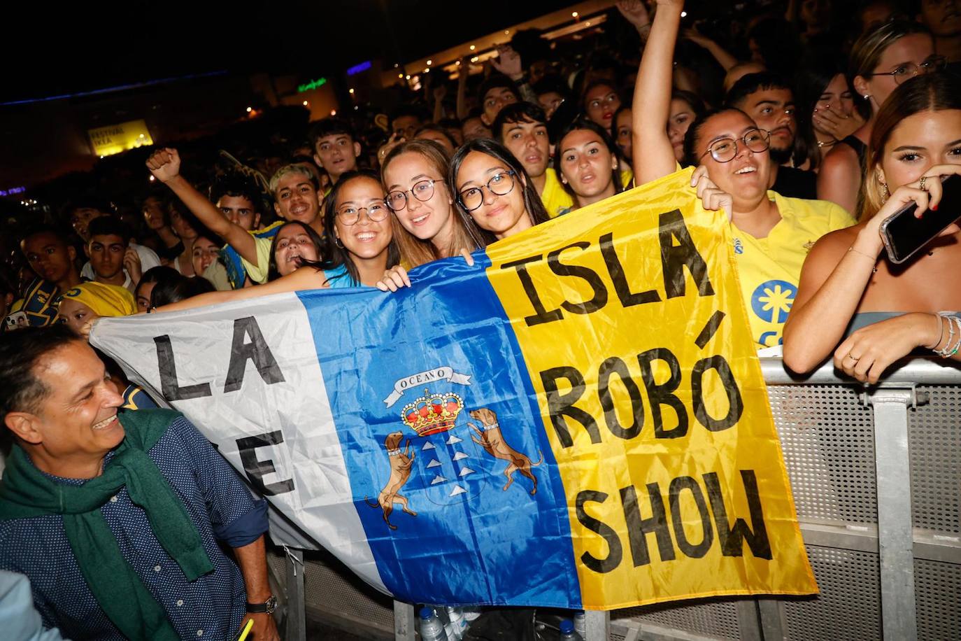 Quevedo pone la música y el público, la pasión