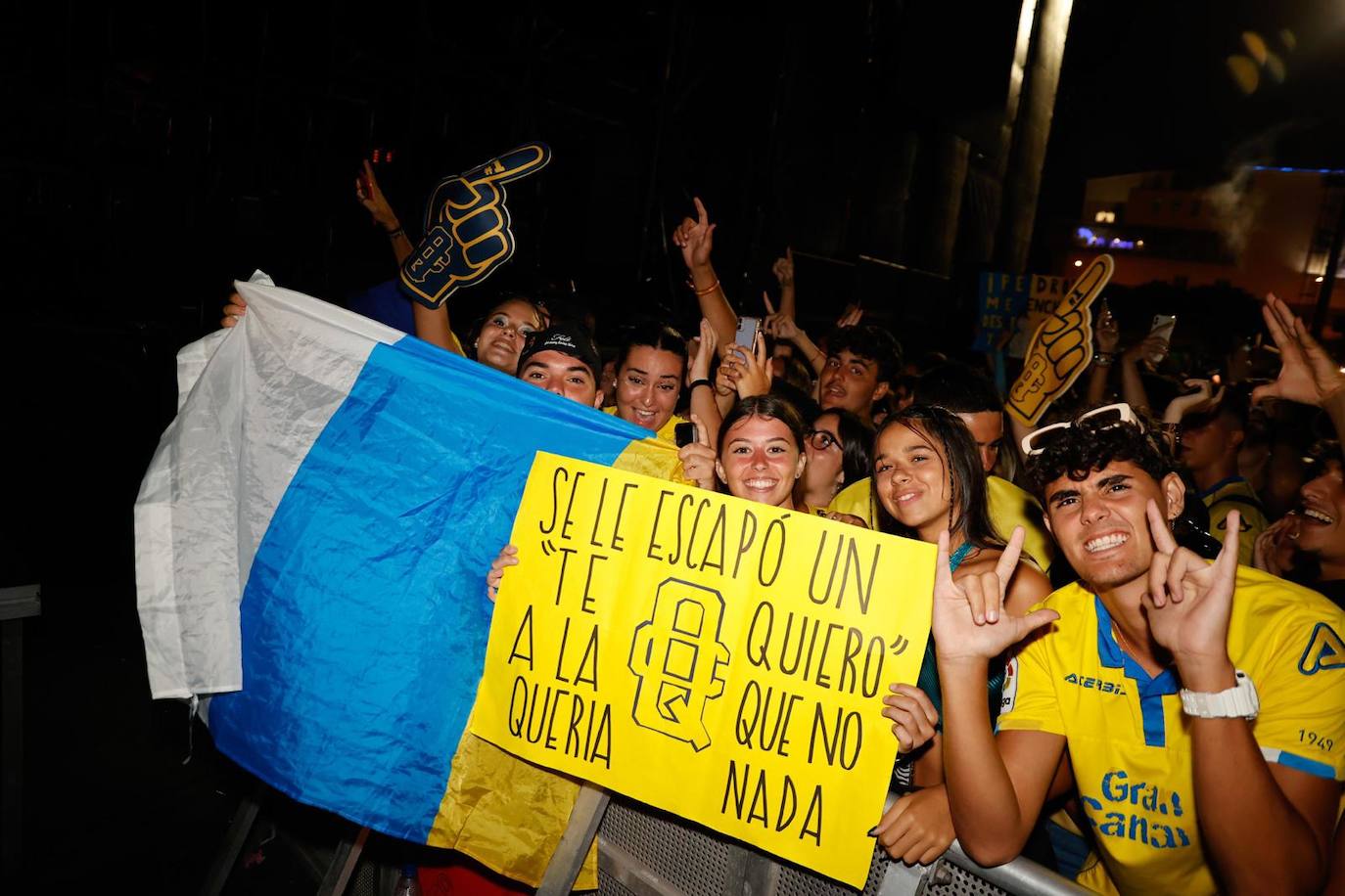 Quevedo pone la música y el público, la pasión