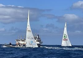 Imagen de la jornada en la bahía capitalina con el Minerva Idamar y el Spar Guerra del Río.