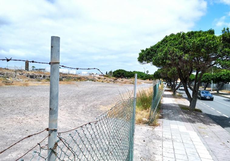 La alcaldesa promete la «mejor» solución a la guerra de las gasolineras