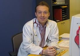 Foto de archivo de Miguel Ángel Ponce cuando puso en marcha la Unidad de Hospitalización a Domicilio.