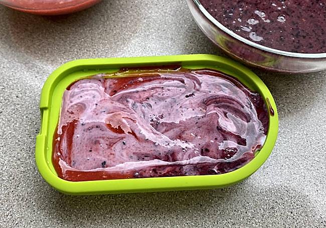 Mezclamos ligeramente los tres sabores